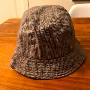 Mossimo bucket tweed hat